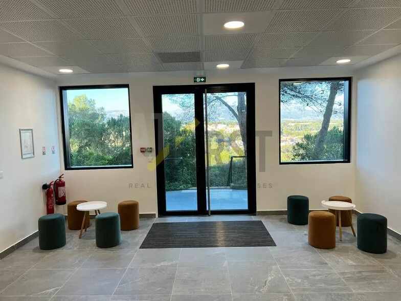 Bureau dans SOPHIA ANTIPOLIS à louer - Hall d’entrée – Image 2 sur 10
