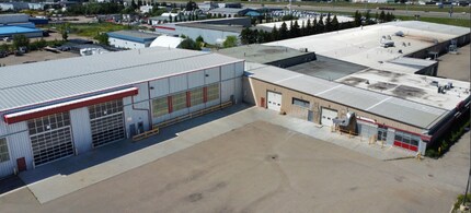7720 17 St NW, Edmonton, AB à louer Photo de l’immeuble– Image 2 sur 6