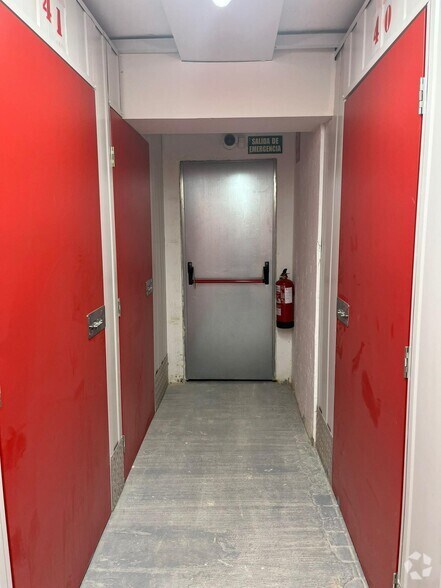 Industriel/Logistique dans Madrid, Madrid à vendre - Photo de l’immeuble – Image 3 sur 5