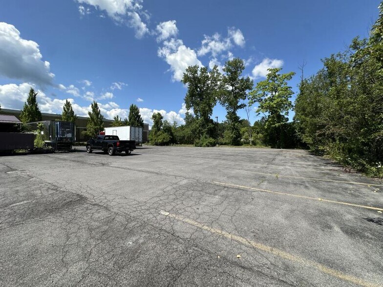374 Elmira Rd, Ithaca, NY à vendre - Photo de l’immeuble – Image 2 sur 10