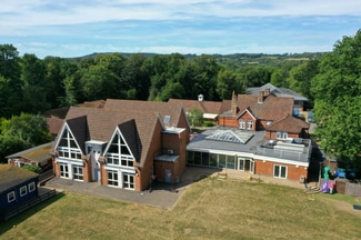 Plus de détails pour Hullbrook Ln, Guildford - Spécialisé à vendre