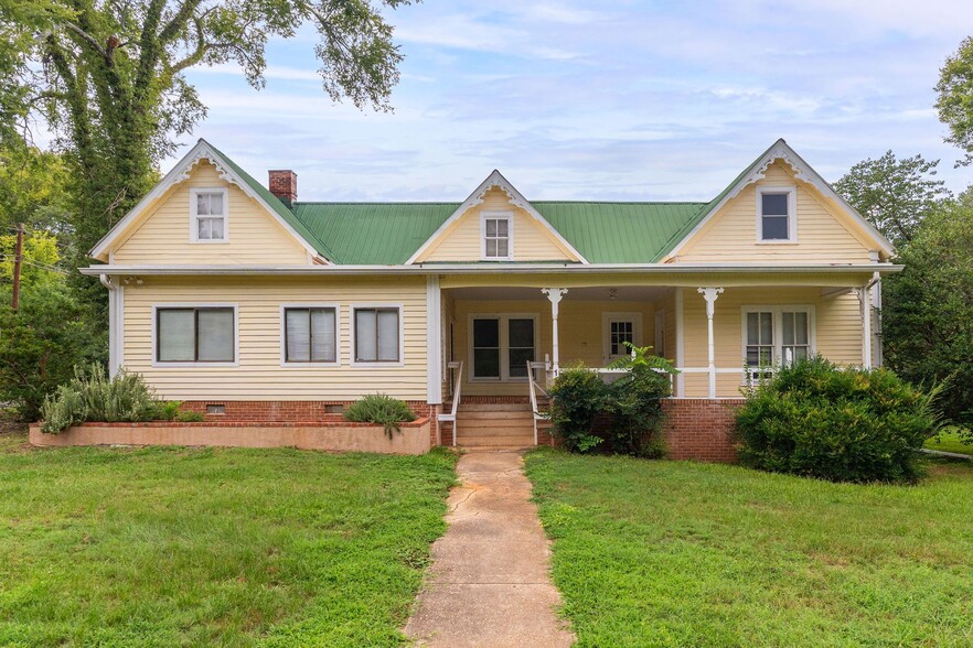 117 E Salisbury St, Pittsboro, NC à vendre - Photo principale – Image 1 sur 46