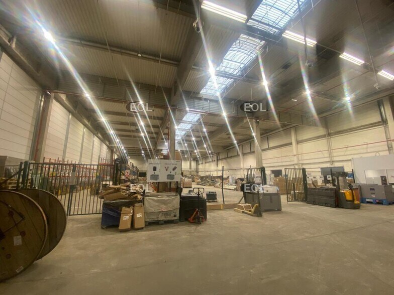 Industriel/Logistique dans Lognes à louer - Photo de l’immeuble – Image 3 sur 14