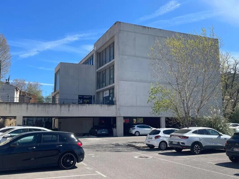 11 Route De La Valentine, Marseille à louer - Photo de l’immeuble – Image 3 sur 24