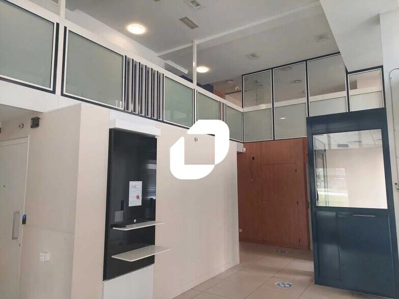 Bureau dans Montigny-le-Bretonneux à louer - Photo de l’immeuble – Image 2 sur 7