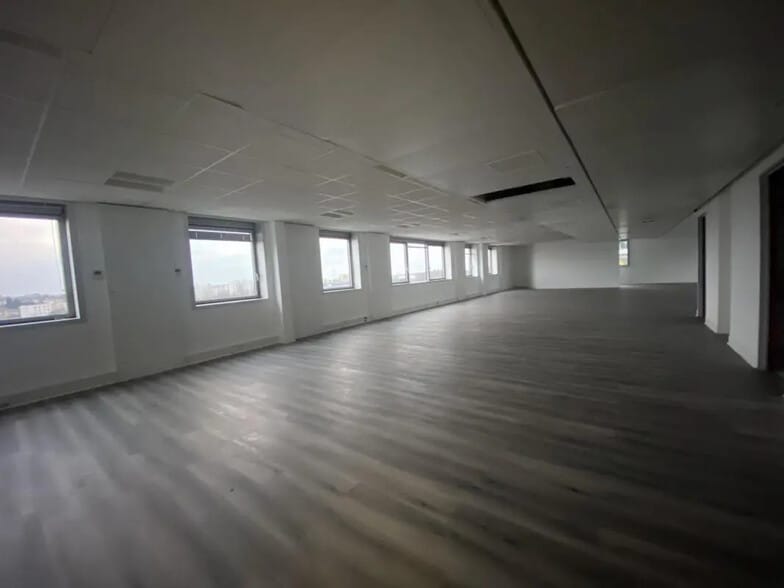 12 Rue Du Centre, Noisy-le-Grand à louer - Photo de l’immeuble – Image 2 sur 11