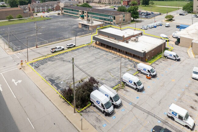 Plus de détails pour 111 W Lincoln St, Belleville, IL - Bureau à vendre