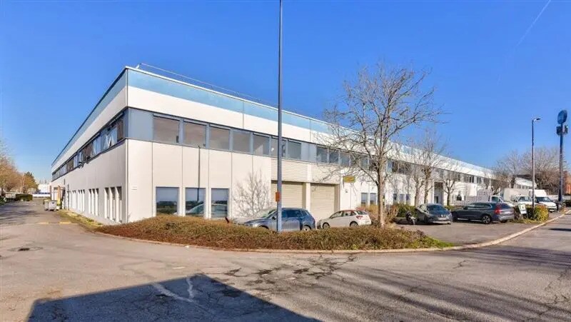 Bureau dans Aulnay-sous-Bois à louer - Photo de l’immeuble – Image 1 sur 10