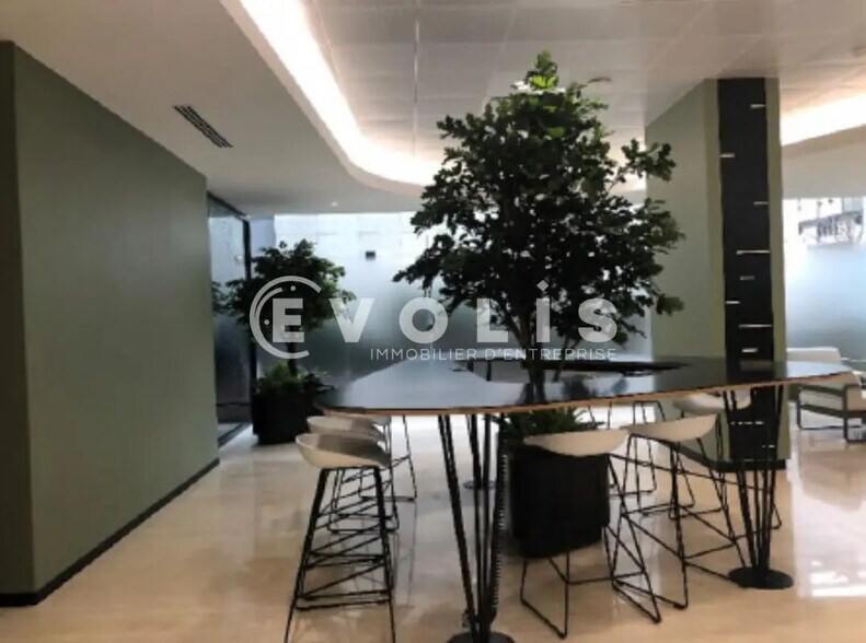 Bureau dans Paris à louer - Photo de l’immeuble – Image 2 sur 13