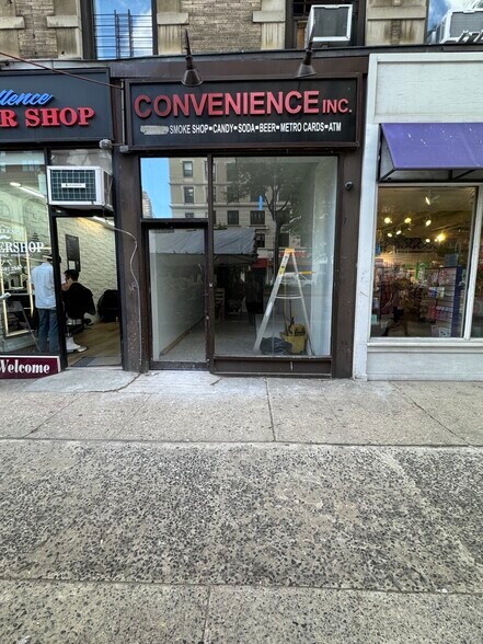 251 W 81st St, New York, NY à louer - Photo de l’immeuble – Image 3 sur 6