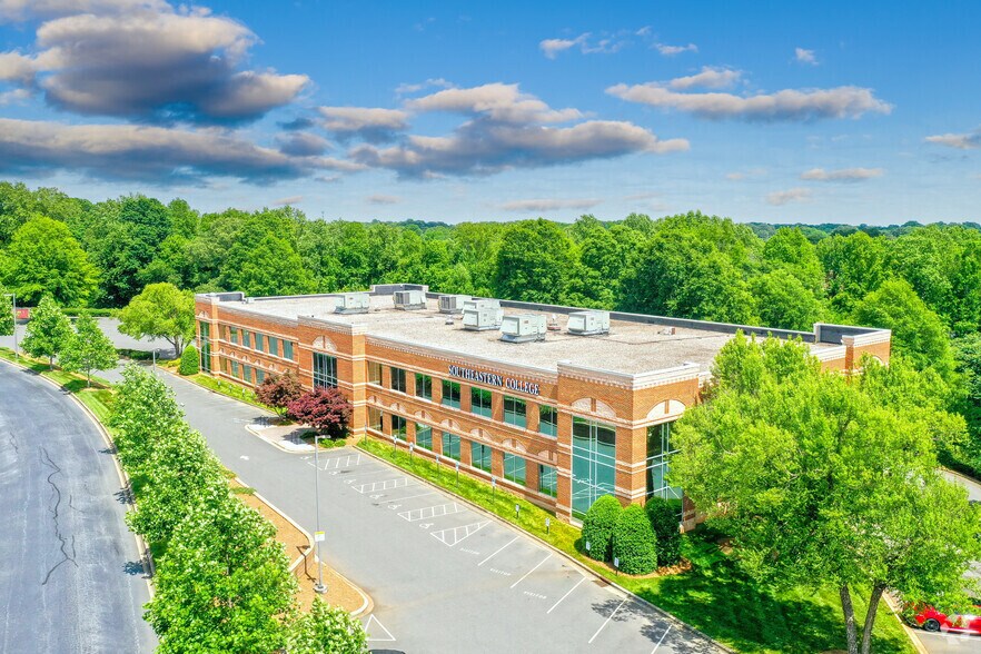 207 Regency Executive Park Dr, Charlotte, NC à louer - Aérien – Image 2 sur 4