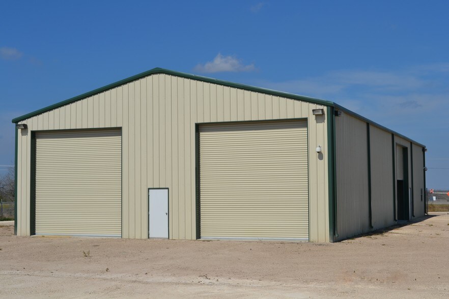 257 Highway 72, Calliham, TX à vendre - Photo de l’immeuble – Image 2 sur 8