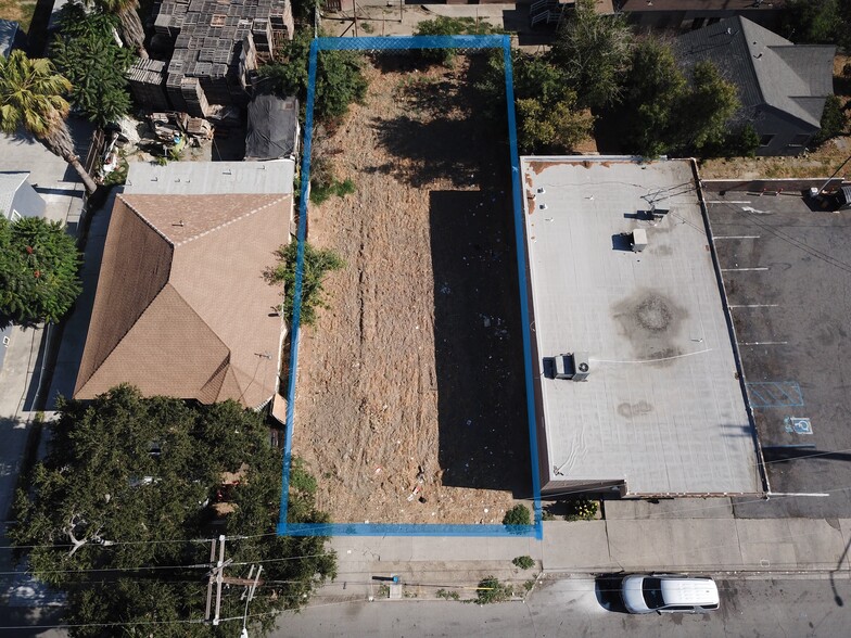 687 9th, San Bernardino, CA à vendre - Photo de l’immeuble – Image 3 sur 5