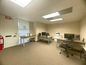 222 N Mountain Ave, Upland, CA à louer Photo intérieure– Image 1 sur 10