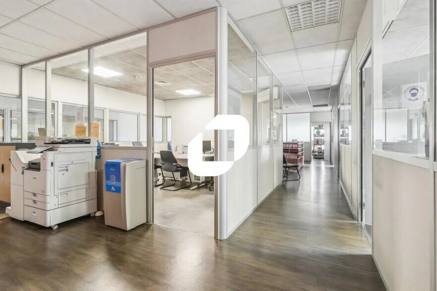 Bureau dans Champigny-sur-Marne à louer - Photo de l’immeuble – Image 3 sur 11