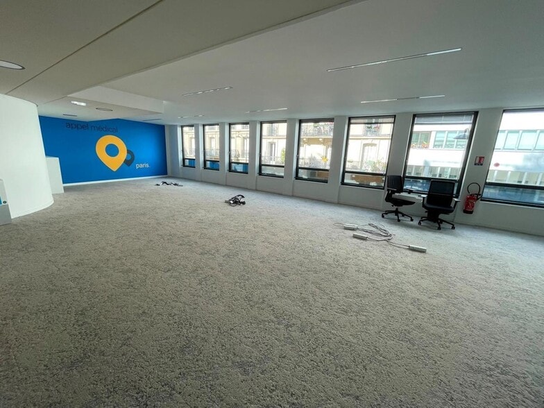 20 Rue Brunel, Paris à louer - Photo de l’immeuble – Image 1 sur 13