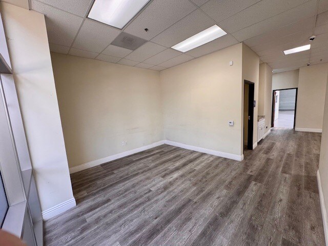 630 W Lambert Rd, Brea, CA à louer - Photo de l’immeuble – Image 3 sur 23