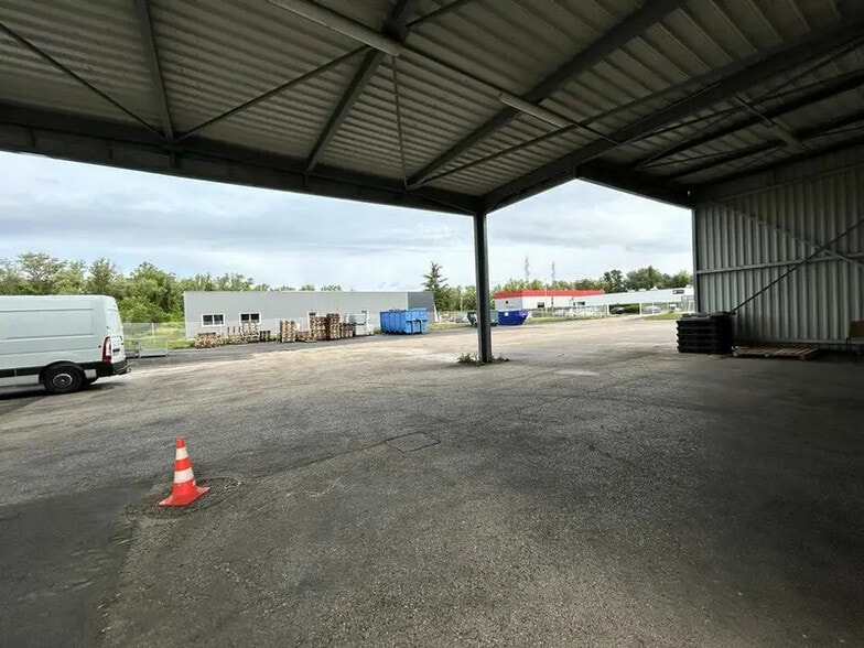 Local d'activités dans Chalon-sur-Saône à vendre - Photo de l’immeuble – Image 3 sur 4