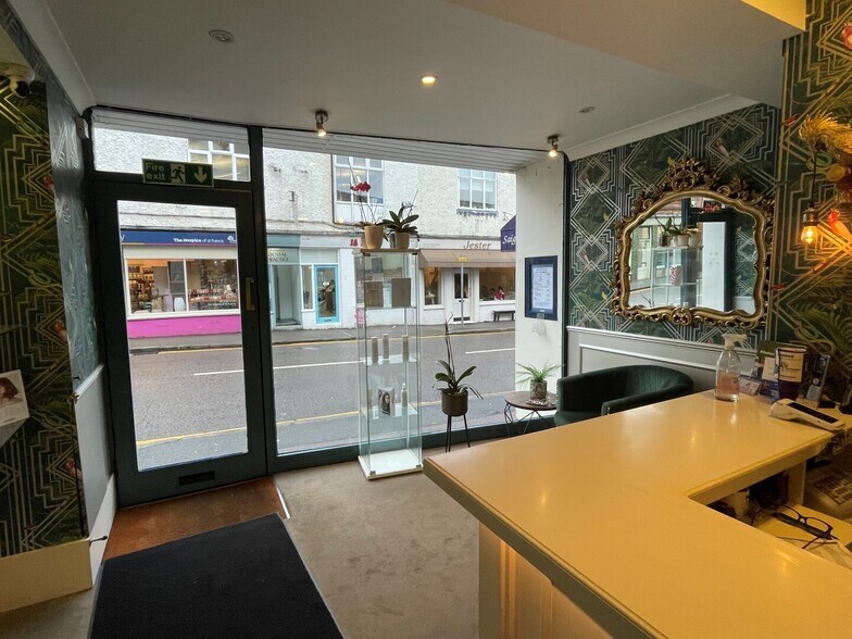 13 Lower Kings Rd, Berkhamsted à louer - Photo de l’immeuble – Image 3 sur 3