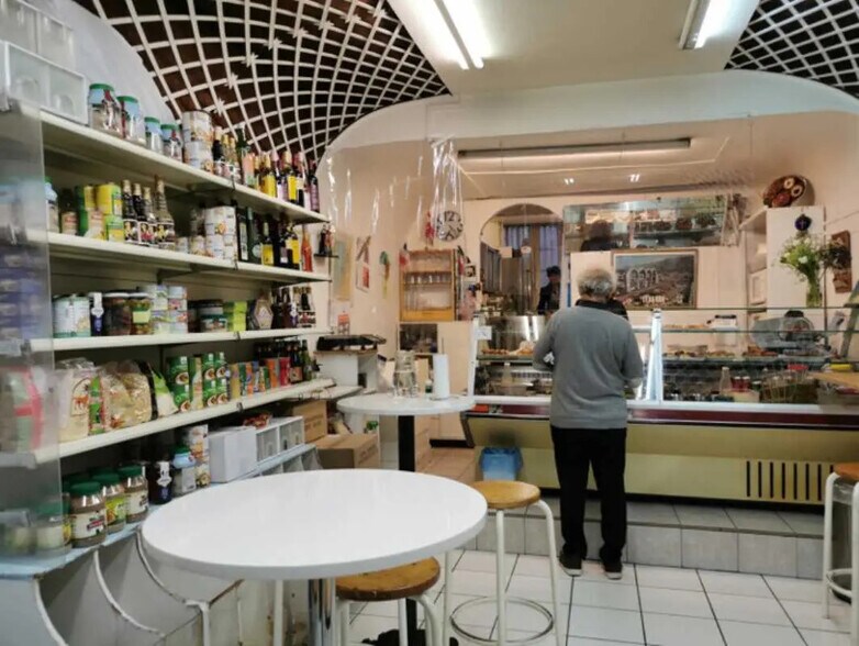 21 Rue De Bagnolet, Paris à vendre - Photo de l’immeuble – Image 2 sur 4