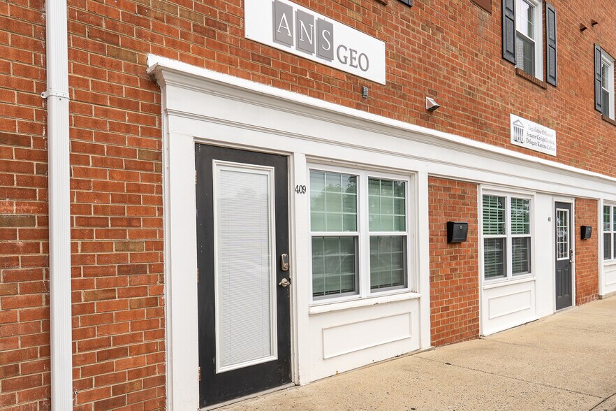 701 E High St, Charlottesville, VA à louer - Photo de l’immeuble – Image 2 sur 15
