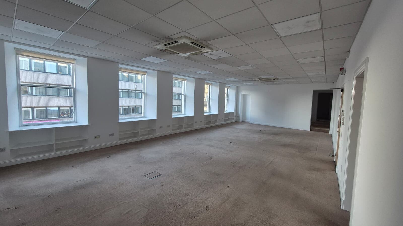 98-106 Bath St, Glasgow, GLG G2 2EN - Lot 2nd Floor - - Photo intérieure - Image 1 of 6