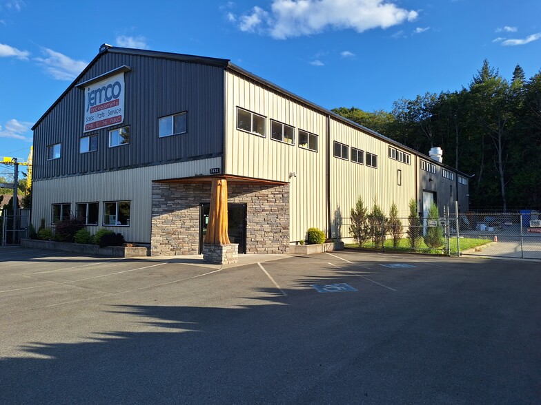 7431 Industrial Rd, Lantzville, BC à vendre - Photo principale – Image 1 sur 39