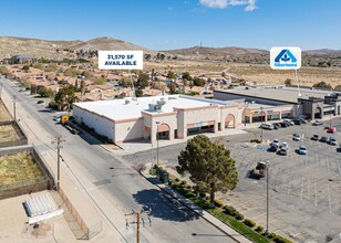 2547 W Rosamond Blvd, Rosamond, CA à louer Photo intérieure– Image 2 sur 2