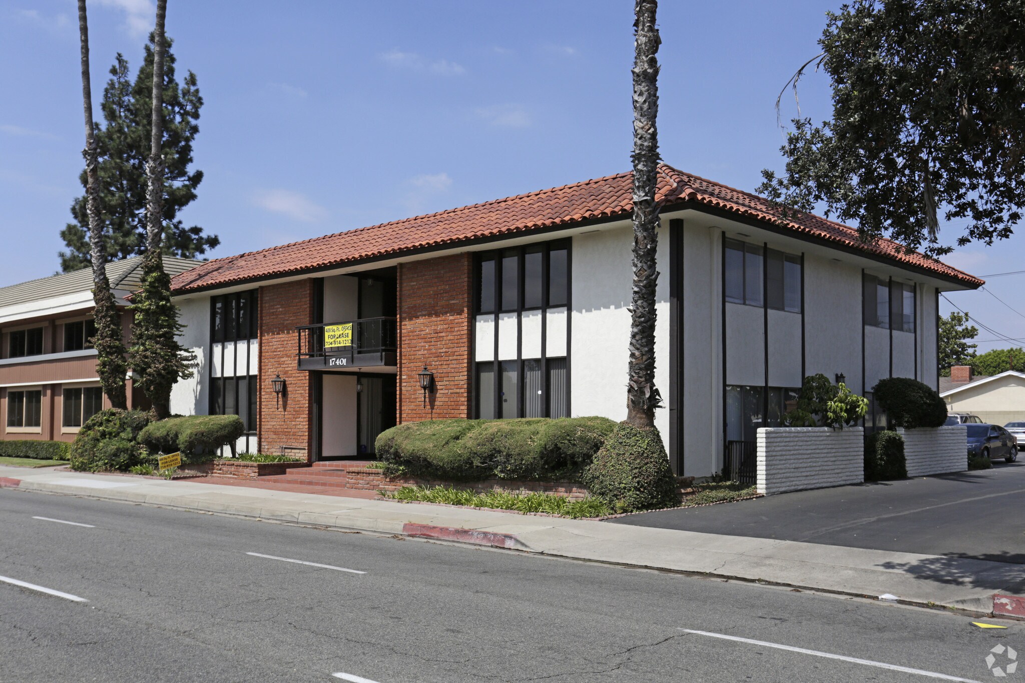 17401 Irvine Blvd, Tustin, CA à louer Photo principale– Image 1 sur 5