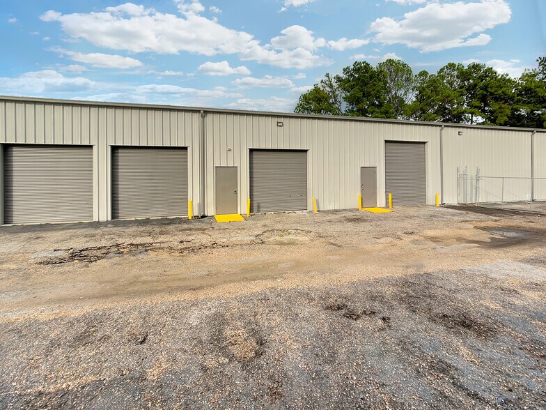 2565 Government Blvd, Mobile, AL à louer - Photo de l’immeuble – Image 3 sur 4