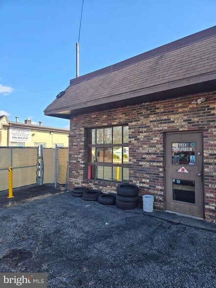 1014 N Evergreen Ave, Woodbury, NJ à vendre - Photo de l’immeuble – Image 2 sur 2