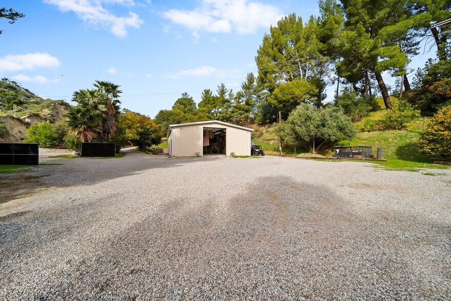 16271 Placerita Canyon rd, Santa Clarita, CA à louer - Photo de l’immeuble – Image 2 sur 12