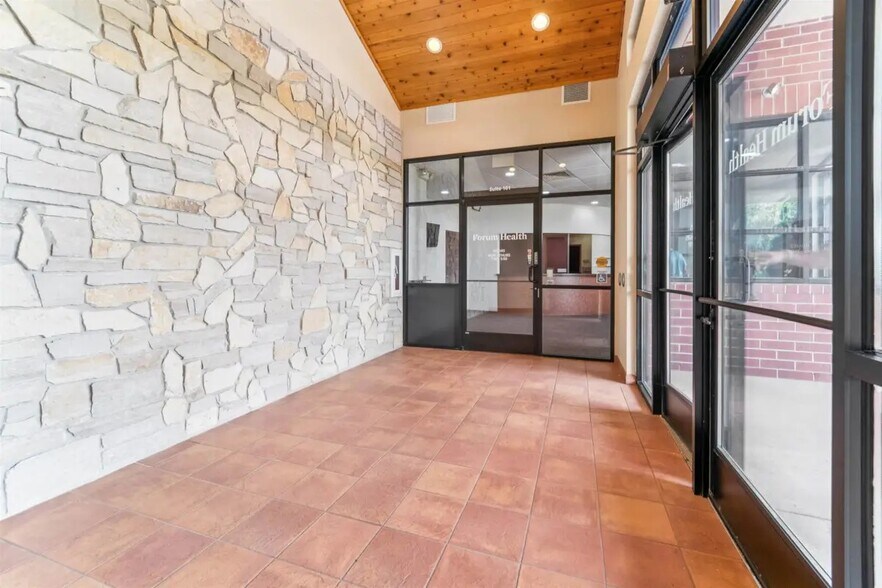 180 Knights Way, Fond Du Lac, WI à vendre - Photo intérieure – Image 2 sur 71