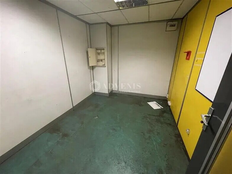 Local d’activités dans Artigues-près-Bordeaux à louer - Photo intérieure – Image 3 sur 8