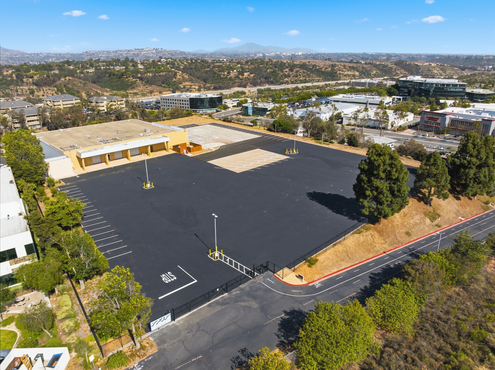 9606 Aero Dr, San Diego, CA à vendre Photo de l’immeuble– Image 1 sur 14