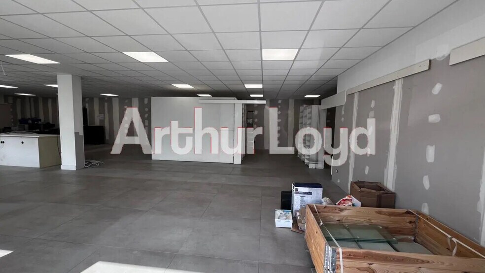 Bureau dans Verson à louer - Photo intérieure – Image 3 sur 3