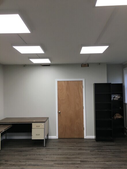 845 Bloomfield Ave, Clifton, NJ à louer - Photo de l’immeuble – Image 3 sur 14