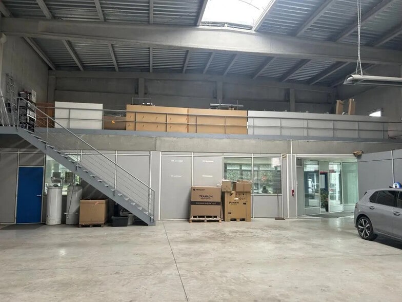 Bureau dans Mons-en-Baroeul à louer - Photo intérieure – Image 3 sur 3