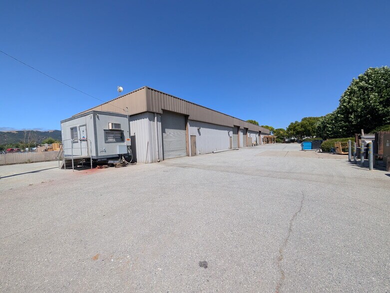 230 Mayock Rd, Gilroy, CA à louer - Photo de l’immeuble – Image 2 sur 6