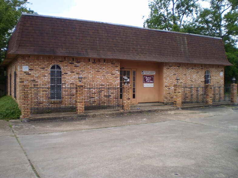 2305-2307 North St, Beaumont, TX à louer - Photo de l’immeuble – Image 2 sur 2