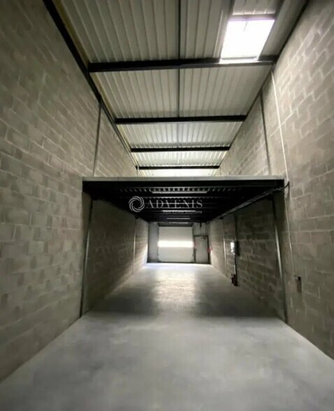 Local d'activités dans Basse-Goulaine à vendre - Photo intérieure – Image 3 sur 5