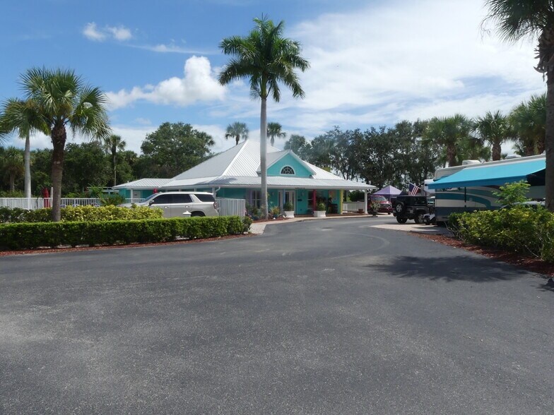 12766 US-441, Okeechobee, FL à vendre - Photo de l’immeuble – Image 2 sur 26