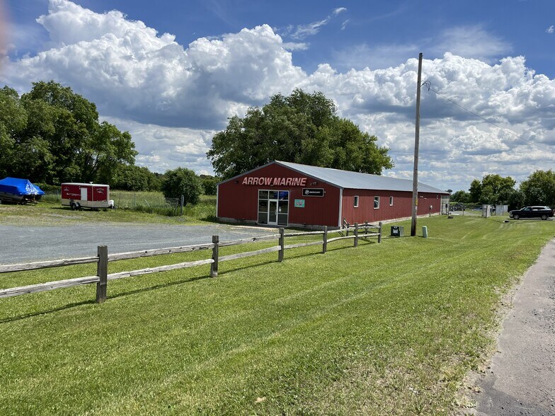 1956 US Highway 8, Saint Croix Falls, WI à vendre - Photo de l’immeuble – Image 2 sur 17