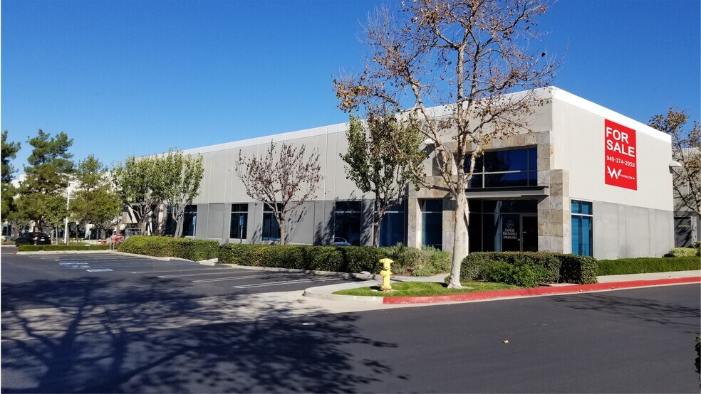 26244 Enterprise Ct, Lake Forest, CA à vendre - Photo de l’immeuble – Image 2 sur 14