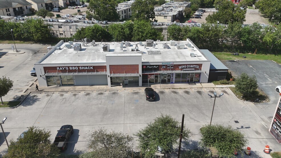 Old Spanish Trl & Scottcrest Dr, Houston, TX à louer - Photo de l’immeuble – Image 2 sur 4