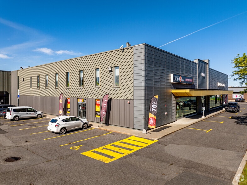 550-600 Boul Roland-Therrien, Longueuil, QC à vendre - Photo principale – Image 1 sur 1