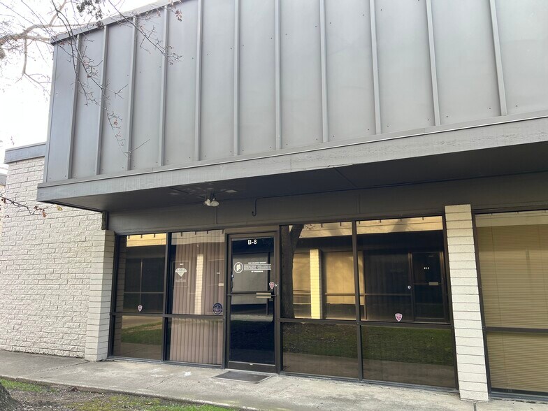 5637 N Pershing Ave, Stockton, CA à louer - Photo de l’immeuble – Image 2 sur 22