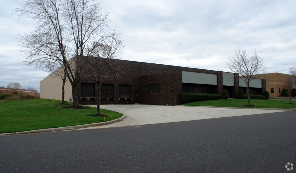 1150 Thomas Busch Memorial Hwy, Pennsauken, NJ à louer - Photo de l’immeuble – Image 3 sur 4