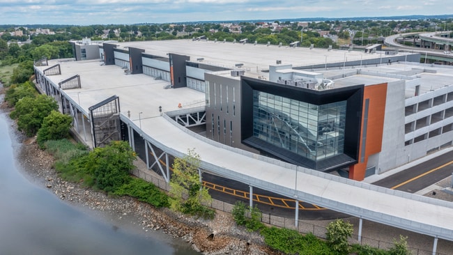 Plus de détails pour 2505 Bruckner Blvd, Bronx, NY - Différents types d’espaces à louer