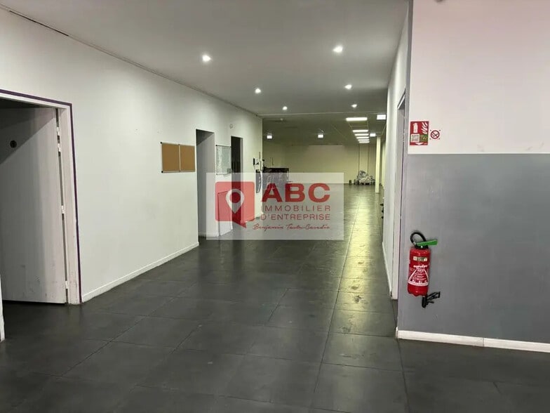 Local d’activités dans Montpellier à louer - Photo de l’immeuble – Image 3 sur 4